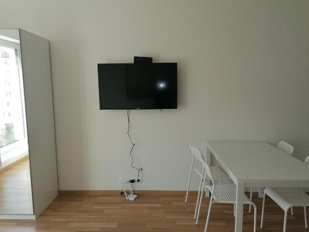 Brand New Two #23 With Free Parking In The Center * Prag