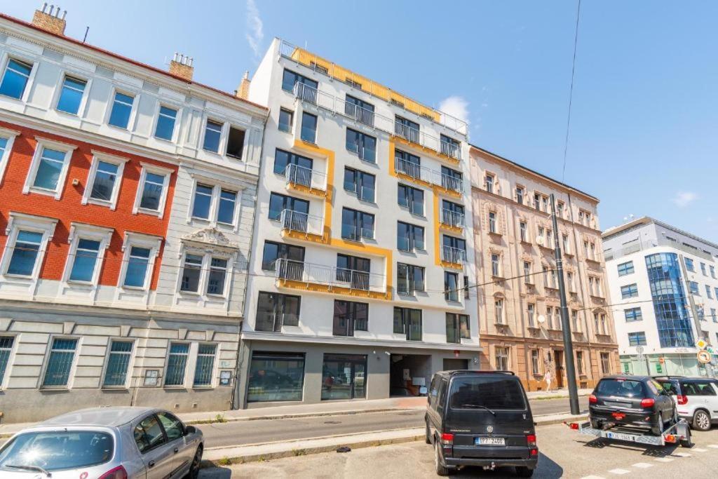 Brand New Two #23 With Free Parking In The Center Lejlighed